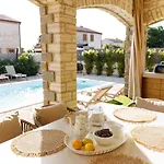 Del With Heated Pool * Cabrunici