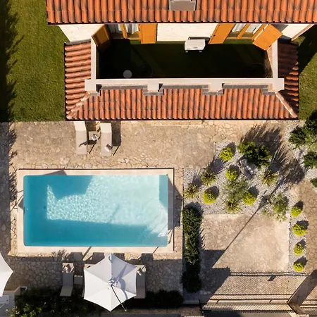 Del With Heated Pool *