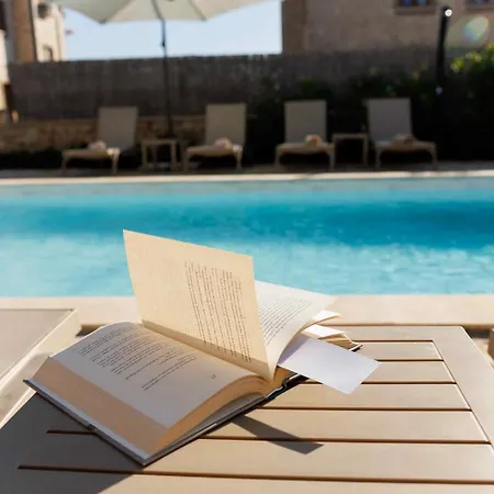 Vila Del With Heated Pool