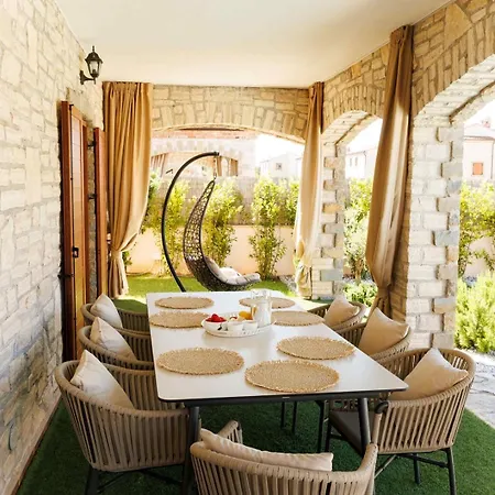 Villa Del With Heated Pool Čabrunići