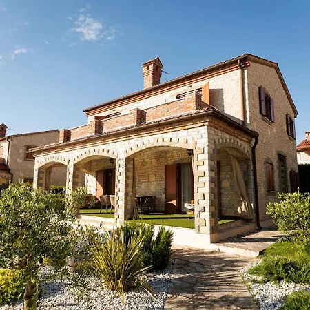 Del With Heated Pool * Cabrunici