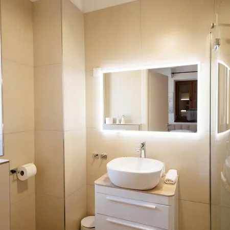 Del With Heated Pool Villa *
