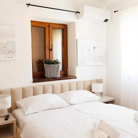 Villa Del With Heated Pool