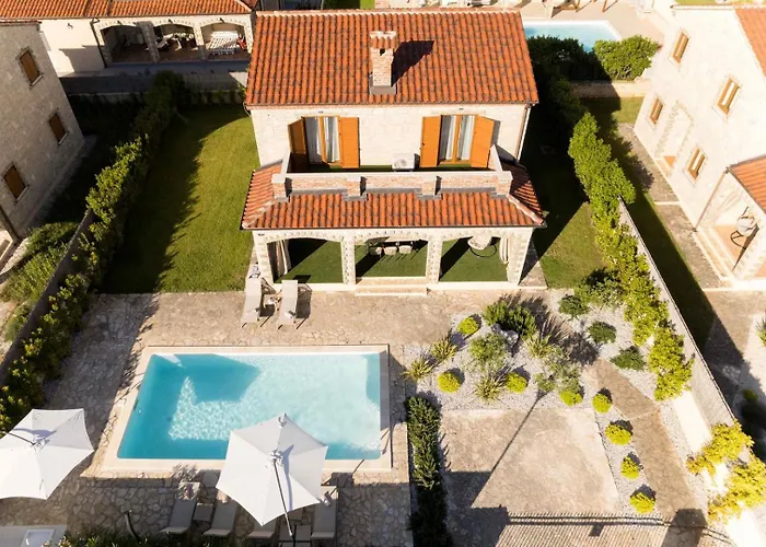 Del With Heated Pool * Cabrunici