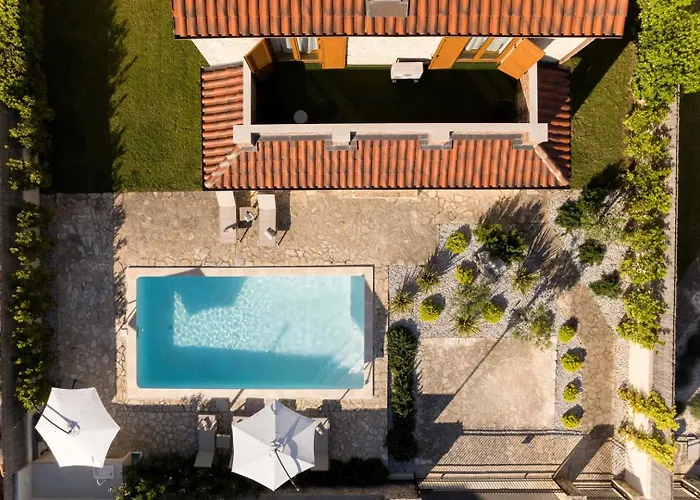 Del With Heated Pool *