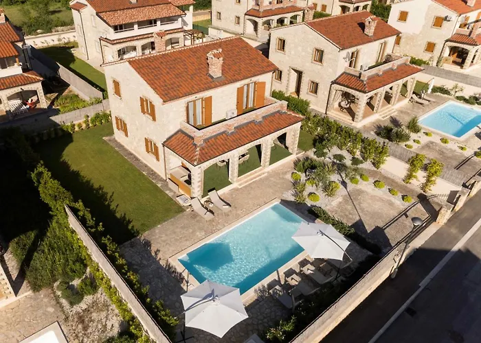Del With Heated Pool * Cabrunici