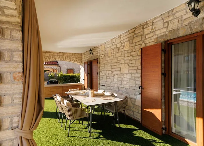 Del With Heated Pool * Cabrunici