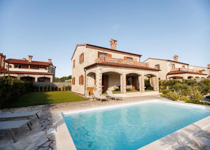 Del Villa *
